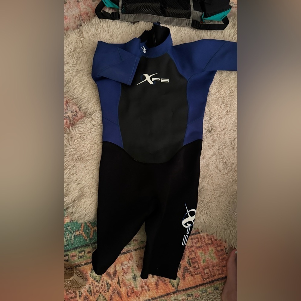 Men's Black and Blue Wetsuit